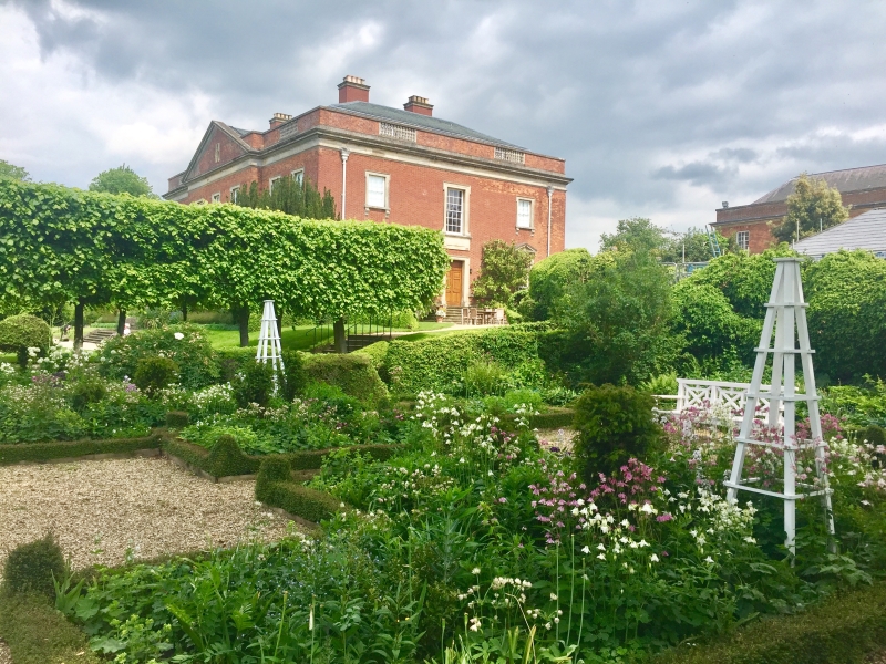 Kelmarsh Hall & Gardens